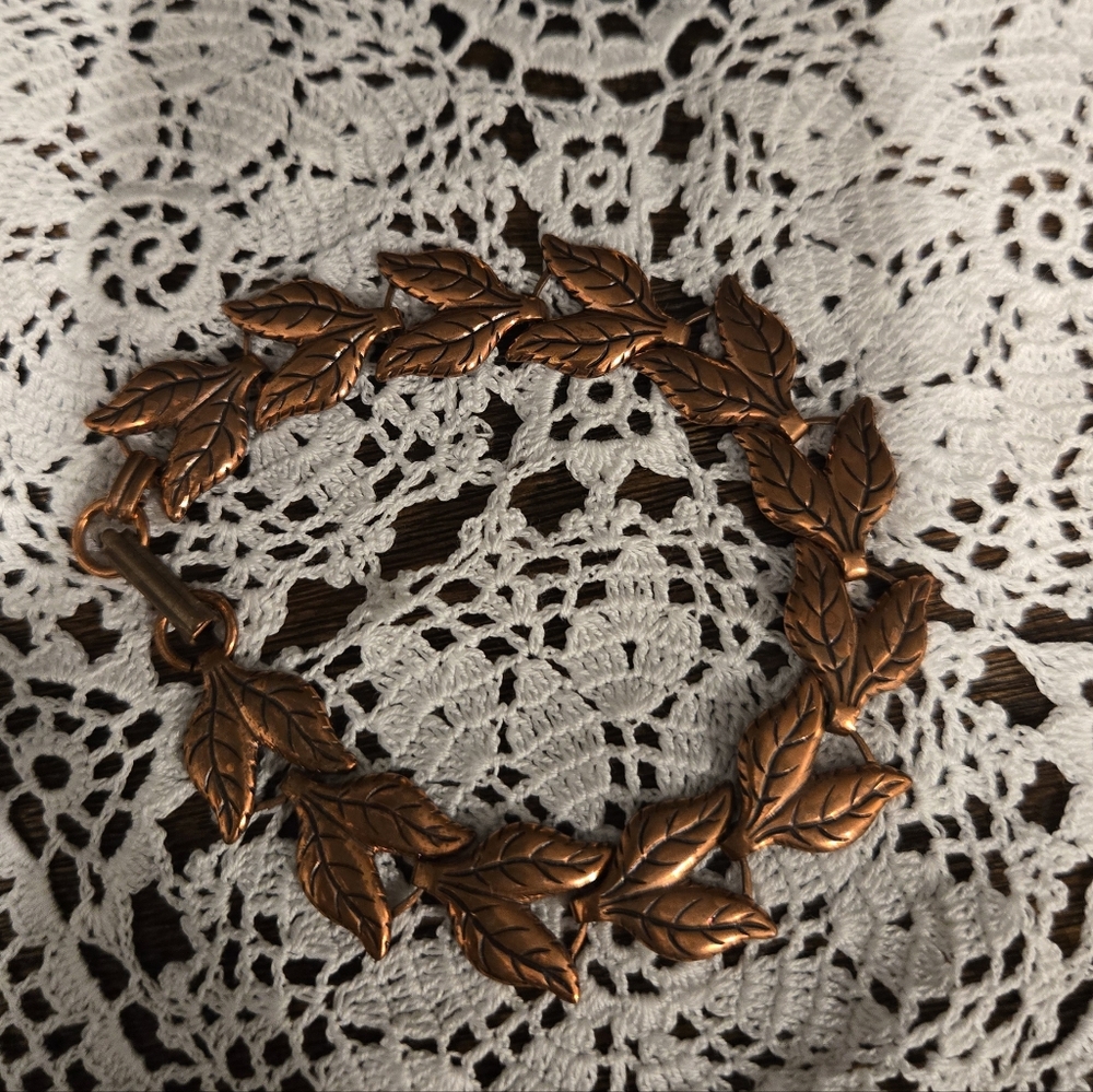 Vintage solid Cooper bracelet.      Beautiful - Picture 9 of 11